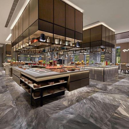 Отель Courtyard By Marriott Горакхпур Экстерьер фото