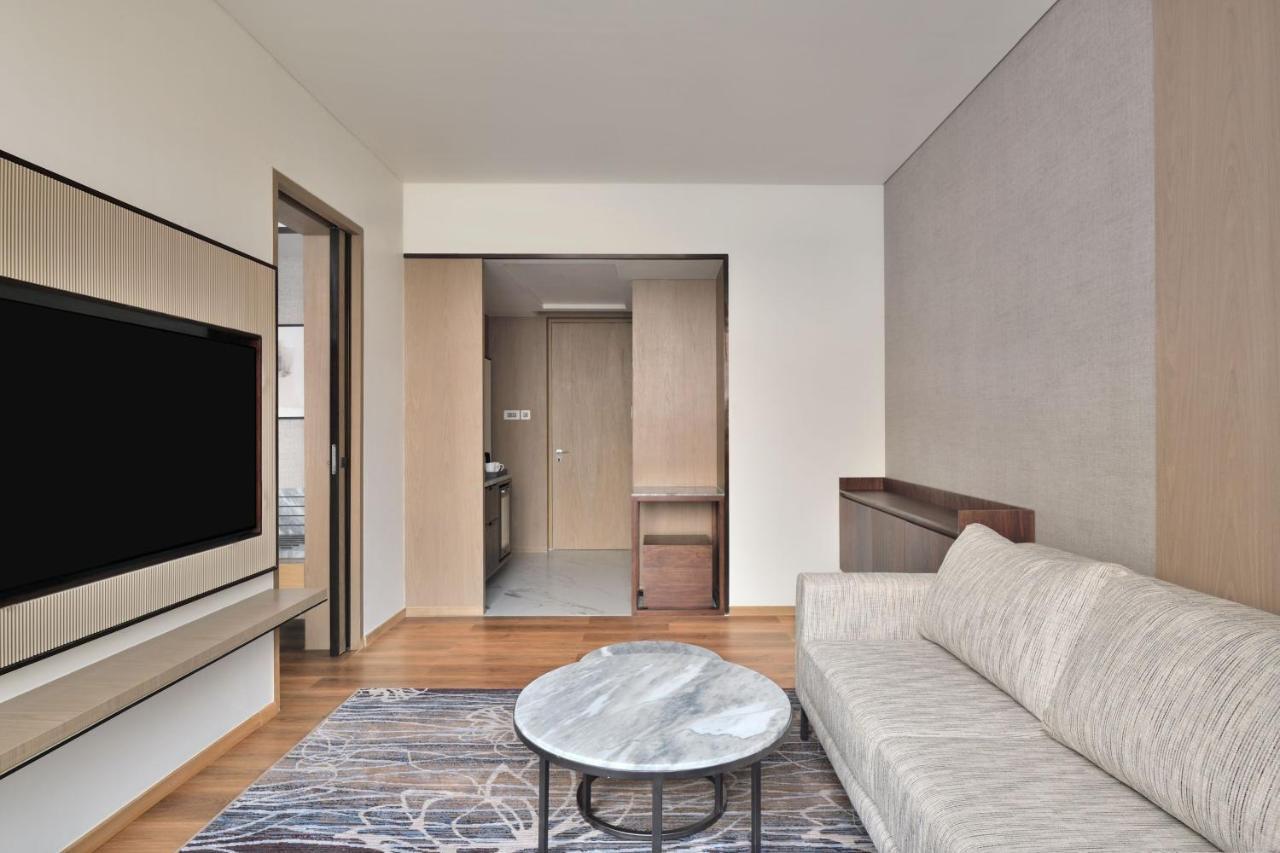 Отель Courtyard By Marriott Горакхпур Экстерьер фото