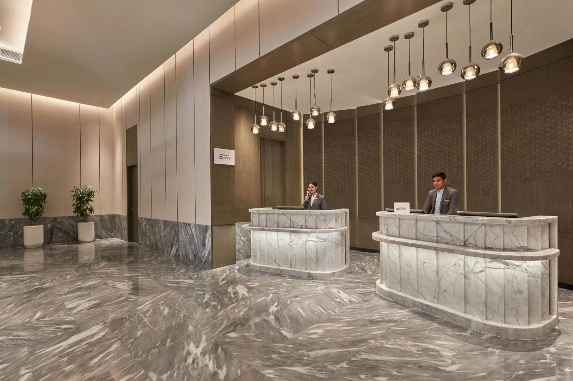 Отель Courtyard By Marriott Горакхпур Экстерьер фото
